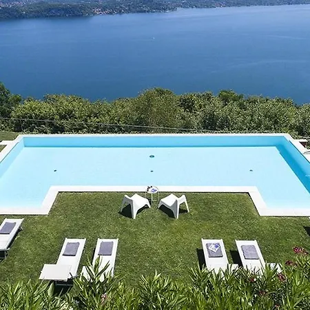 Villa Magognino Sleeps 10 Air Con