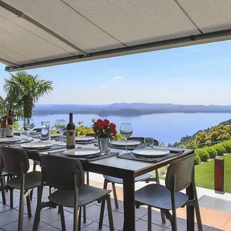 Villa Magognino Sleeps 10 Air Con