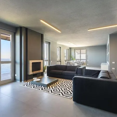 Magognino Sleeps 10 Air Con * Stresa