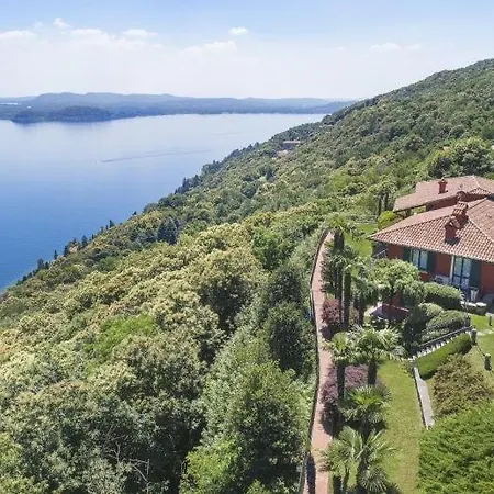 Villa Magognino Sleeps 10 Air Con Stresa