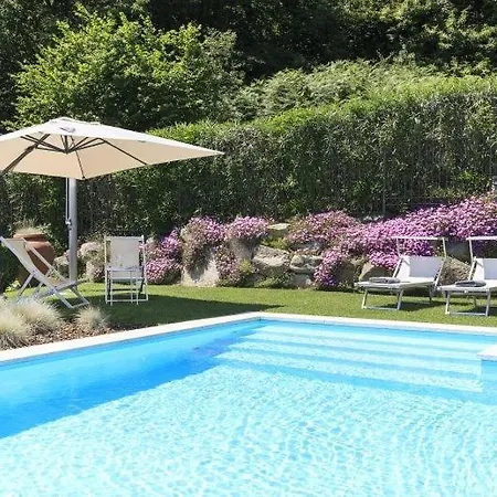 Magognino Sleeps 10 Air Con Stresa